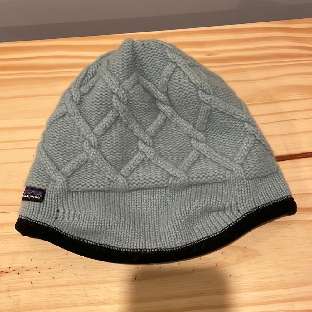 Patagonia woman hat.